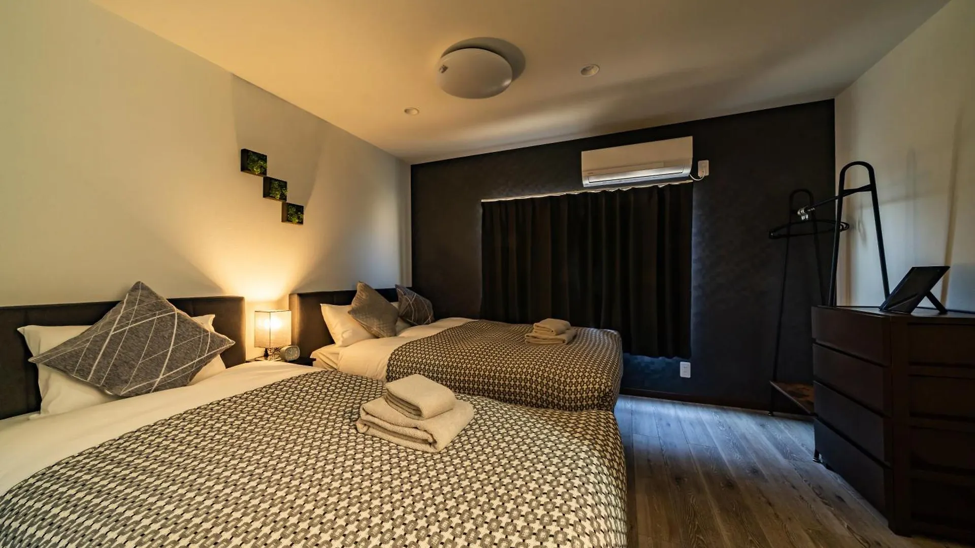 86, Panda Hotel, Private House Rental Tokyo Japan